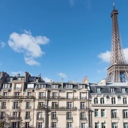 Apartment Eiffel Tower Spacious 2-bedroom, 2-bathroom Quiet Apartment, Elegant And Peaceful Paris