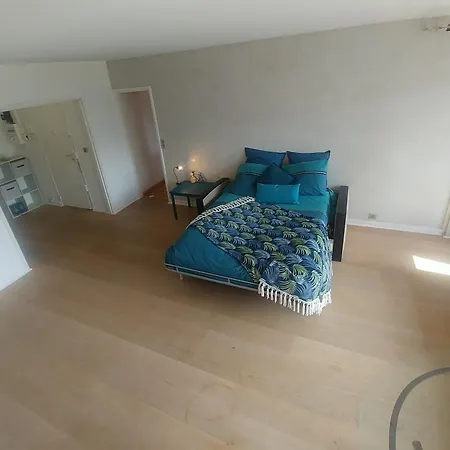 Eiffel Tower Spacious 2-bedroom, 2-bathroom Quiet Apartment, Elegant And Peaceful *