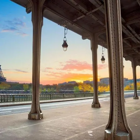 Tour Eiffel Two-bathroom Two-bedroom Loggia Spacious Quiet Brand-new