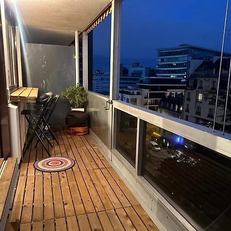 Tour Eiffel Two-bathroom Two-bedroom Loggia Spacious Quiet Brand-new Lägenhet