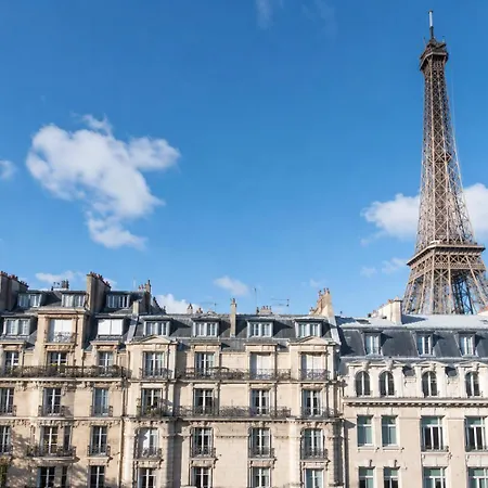 Eiffel Tower Spacious 2-bedroom, 2-bathroom Quiet Apartment, Elegant And Peaceful Lägenhet *