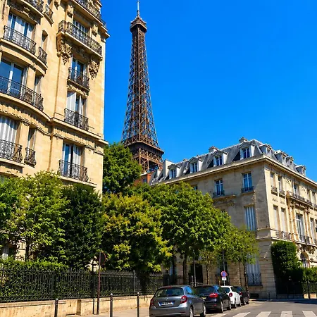 Eiffel Tower Spacious 2-bedroom, 2-bathroom Quiet Apartment, Elegant And Peaceful Lägenhet Paris
