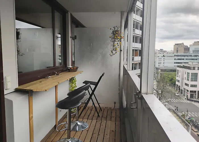 Eiffel Tower Spacious 2-Bedroom, 2-Bathroom Quiet Apartment, Elegant And Peaceful *