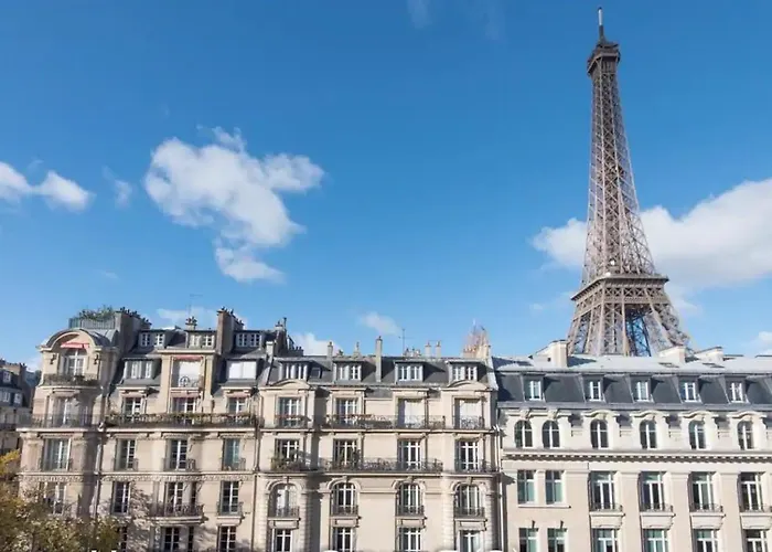 شقة Eiffel Tower Spacious 2-Bedroom, 2-Bathroom Quiet Apartment, Elegant And Peaceful باريس