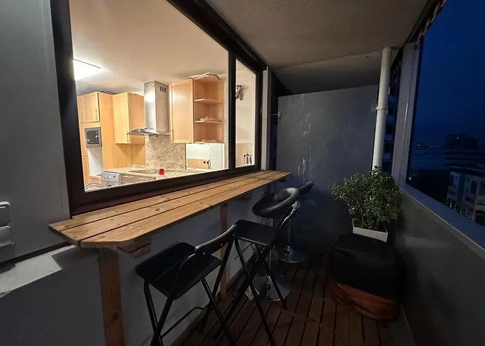 Eiffel Tower Spacious 2-Bedroom, 2-Bathroom Quiet Apartment, Elegant And Peaceful شقة باريس