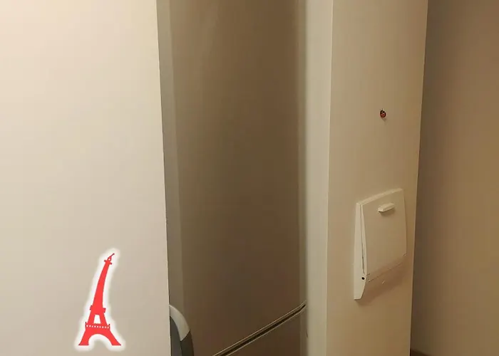 Eiffel Tower Spacious 2-Bedroom, 2-Bathroom Quiet Apartment, Elegant And Peaceful باريس
